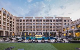 فندق تريومف ليكشري